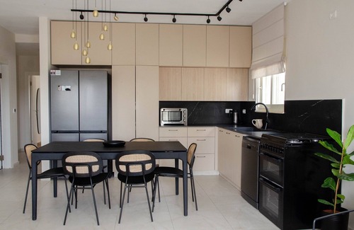 Katamon Apartment | Pastoral Old Katamon Penthouse