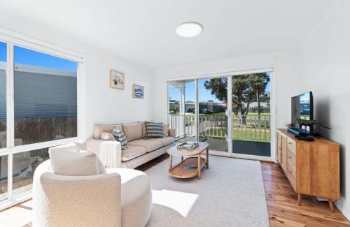 Tomakin House | Pat's Place