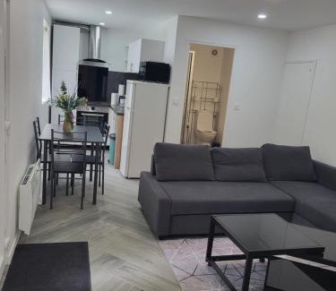 Montfavet House | PaulAngela