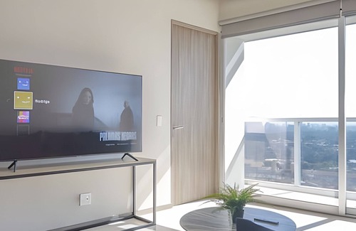 Financial District House | Pavilion 17H by Del Mar