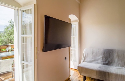 Mpogdanatika Villa | Paxoi Adamantia Retreat with Private Pool