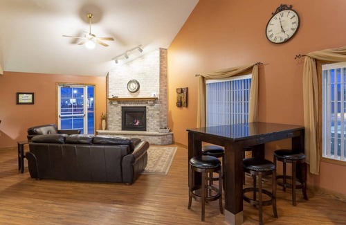 Paynesville Hotel | Paynesville Inn and Suites