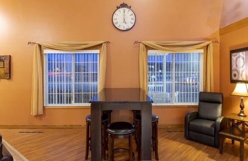 Paynesville Hotel | Paynesville Inn and Suites
