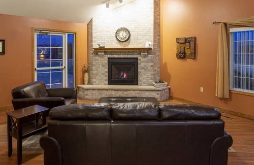 Paynesville Hotel | Paynesville Inn and Suites