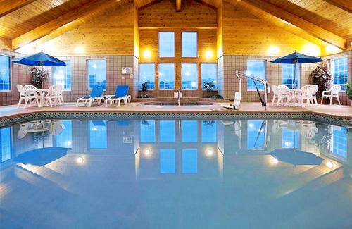 Paynesville Hotel | Paynesville Inn and Suites