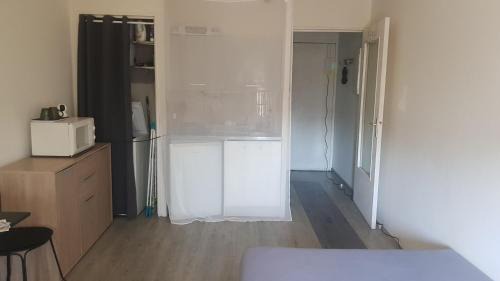 Anatole France Apartment | Peace and Quiet Mediterranean Wellbeing Bien-etre en Paix et calm