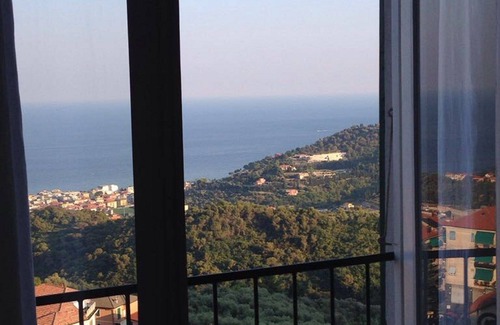 Moglio House | peace and relaxation a few steps from the sea