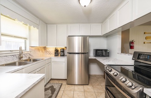 Cedar Lane House | "Peace At Bay" - Home on Caney Creek, Just Minutes to ICW, Gulf & Sargent Beach