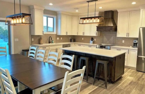 Zion National Park East Entrance House | Peace at Zion + Zion Views + Resort Access