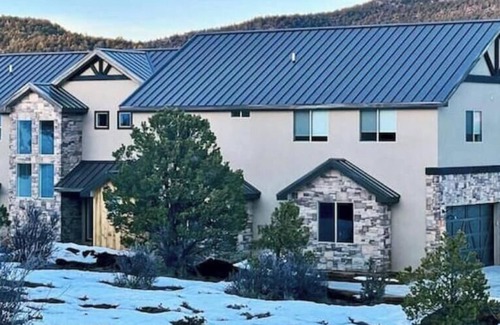 Zion National Park East Entrance House | Peace at Zion + Zion Views + Resort Access