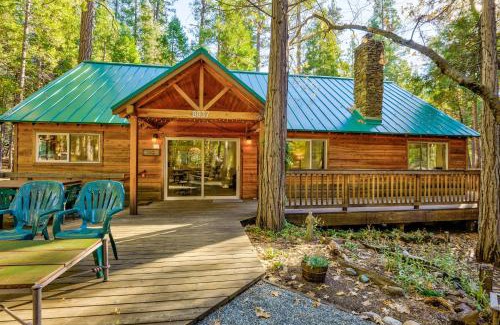 North Wawona House | Peace of Mine - Cabin inside Yosemite! - Dog Friendly!