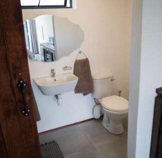 Bloubergstrand Apartment | Peaceful 1-bedroom flatlet, 10 min from the beach