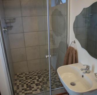 Bloubergstrand Apartment | Peaceful 1-bedroom flatlet, 10 min from the beach