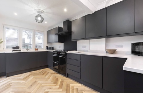 Montpellier House | Peaceful 3-Bed Home in Tivoli