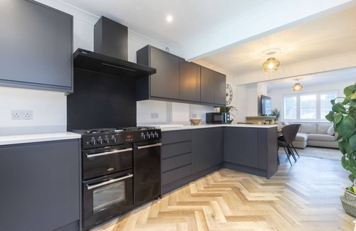 Montpellier House | Peaceful 3-Bed Home in Tivoli