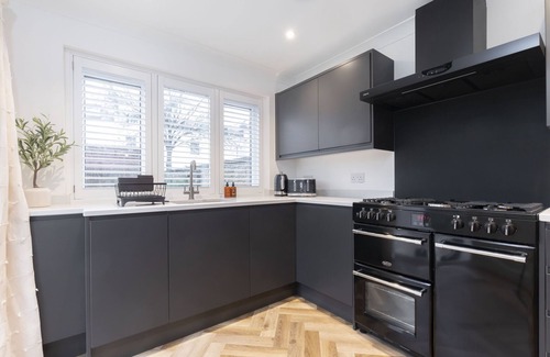 Montpellier House | Peaceful 3-Bed Home in Tivoli