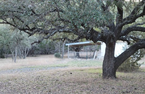 Leakey Cabin | Peaceful 3-bedroom cabin in canyon area north of Leakey