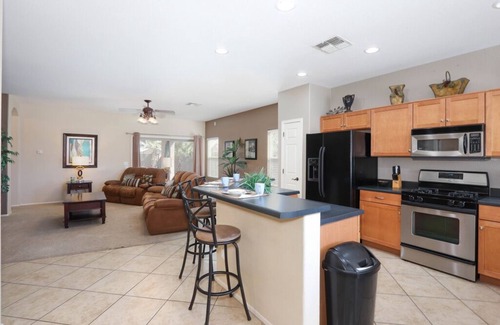 Maricopa House | Peaceful 3 Bedrooms Vacation or Business Retreat