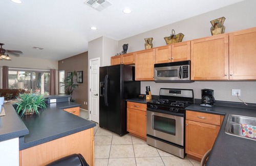 Maricopa House | Peaceful 3 Bedrooms Vacation or Business Retreat