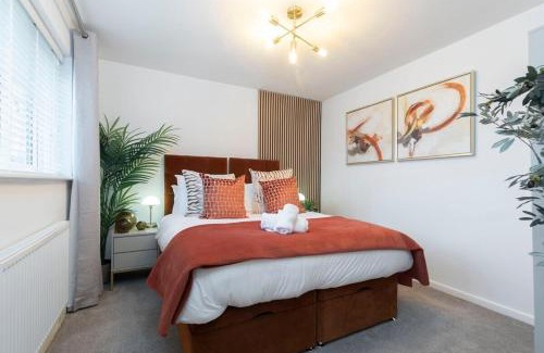 Cheltenham House | Peaceful 5-Bed Detached Home