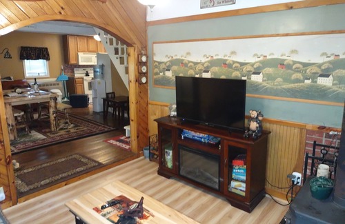 Caroga Lake House | Peaceful Adirondack getaway at camp sassy