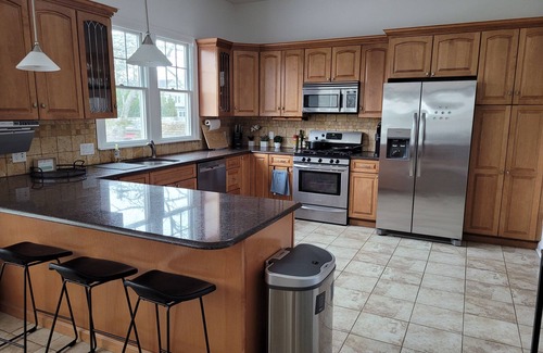 Center Moriches House | Peaceful and bright 4 bedroom getaway house-5 min from the beach!