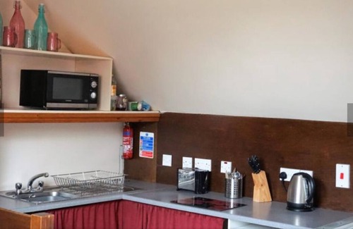 Hoylandswaine Apartment | Peaceful and Relaxed Country Getaway in a quiet village with all amenities