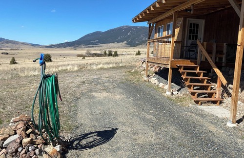 Whitehall Cottage | Peaceful apartment with WiFi in Whitetail Valley north of Whitehall.