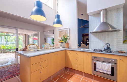 Benowa House | Peaceful Benowa Retreat