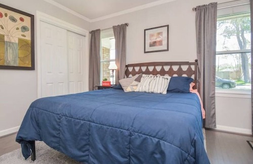Willow Meadows/Willowbend Area Apartment | PEACEFUL BRIGHT GEM w/Priv. PATIO near Med. Center