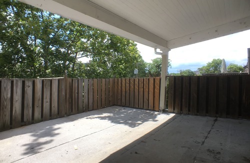 Bolton Hill Apartment | Peaceful Brownstone Apt w/Private Patio - 4 Min Walk to MICA