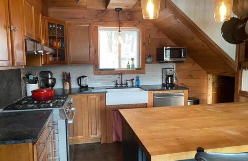 Jacksonville Cabin | Peaceful Cabin in the Woods and near the mountains