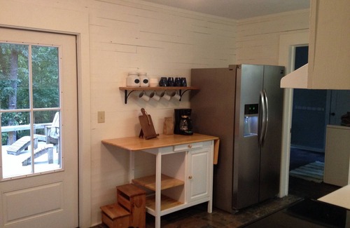 Starkville Cabin | Peaceful Cabin on 8 wooded acres 3 Miles From MSU Campus