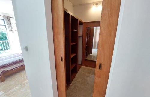 Calodyne House | Peaceful Calodyne Stay with Pool