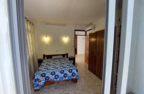 Calodyne House | Peaceful Calodyne Stay with Pool