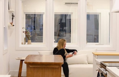 Saugerties South House | Peaceful Catskills Creek House