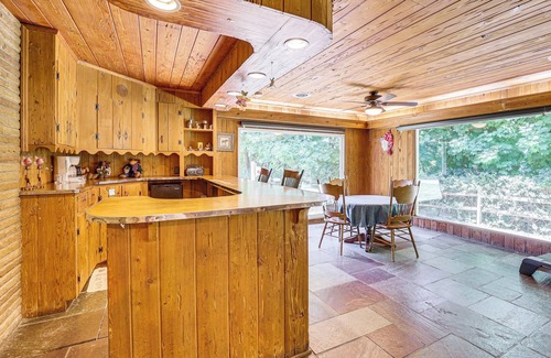 Coshocton House | Peaceful Coshocton Home w/Grills & Spacious Yard