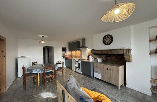 Saint-Leon Cottage | Peaceful cottage near the canal, perfect for hiking and fishing