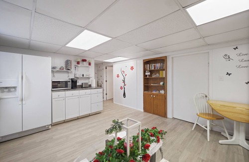 Chambersburg Apartment | Peaceful Country Setting, Without The Long Drive. 5 Min to Hospital