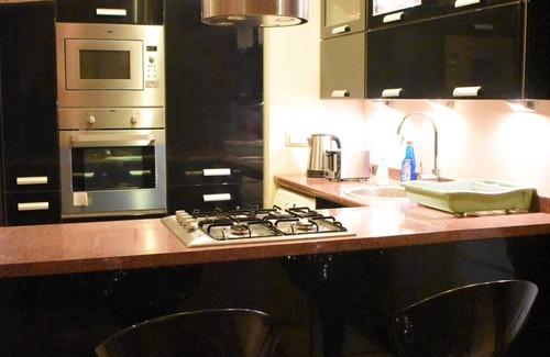 Rawalpindi Apartment | Peaceful Couple's Gateway APT