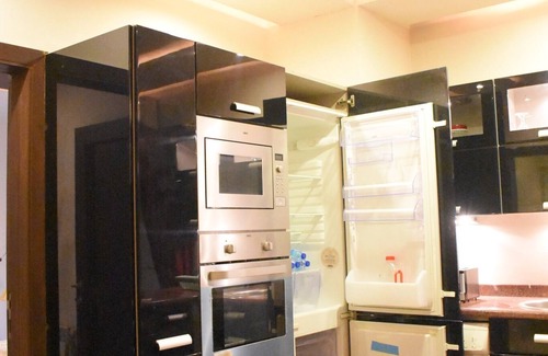 Rawalpindi Apartment | Peaceful Couple's Gateway APT