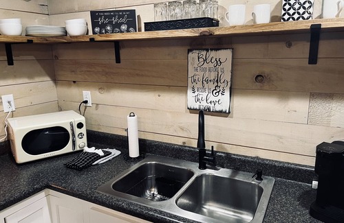 Madison Cabin | Peaceful Cozy Cabin 10 minutes from Historic downtown Madison