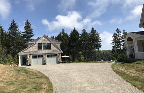 Cushing Cottage | Peaceful, cozy one-bedroom waterfront carriage house steps from our private cove