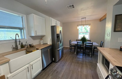 Rose Cabin | Peaceful creek-front cabin in the Ozark foothills, near historic Cherokee sites