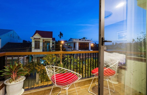 Hoi An Villa | Peaceful Deluxe Room With Balcony At Cam Nam Ward