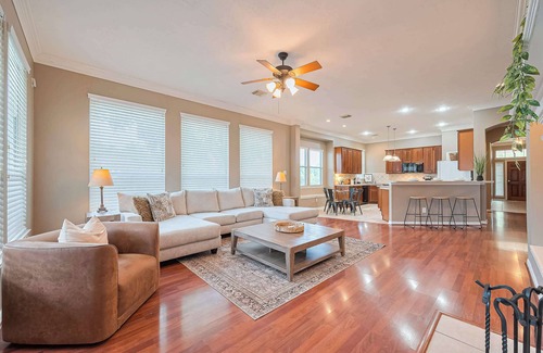 Conroe House | Peaceful Exec Home w Office Near Everything