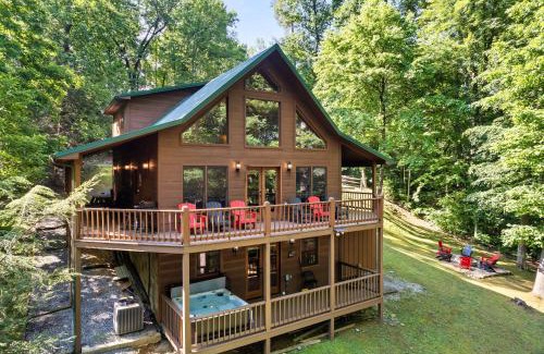 Wears Valley House | Peaceful Family Cabin with Hot Tub, Game Room, & More!