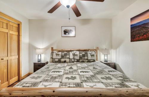 Wears Valley House | Peaceful Family Cabin with Hot Tub, Game Room, & More!