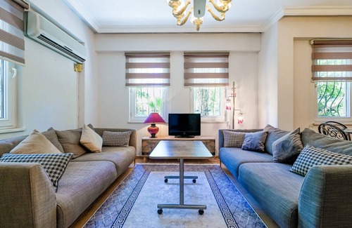 Camyuva Apartment | Peaceful Flat with Shared Pool in Camyuva Kemer