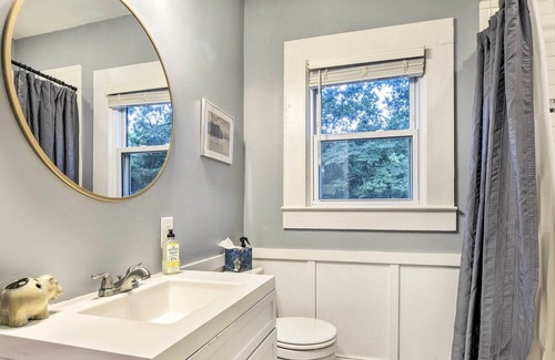 Southeast Raleigh House | Peaceful Garner Home ~ 6 Mi to Dtwn Raleigh!